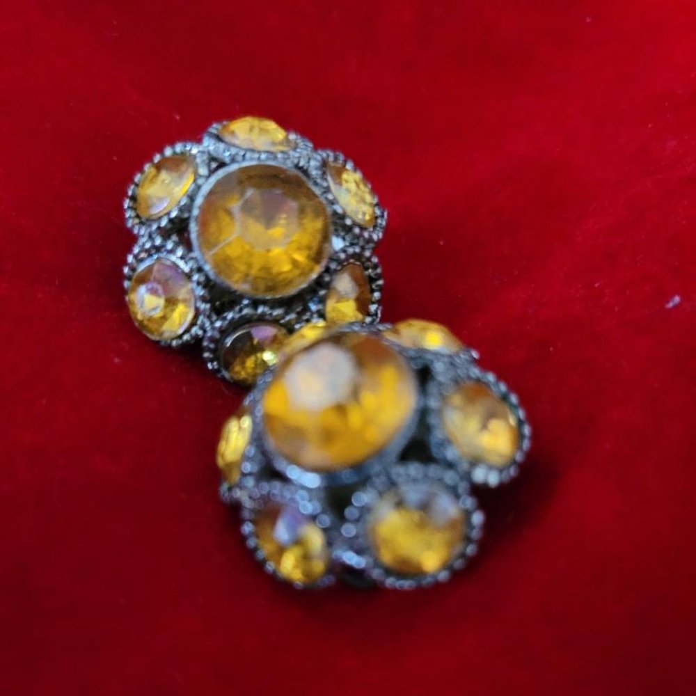 VINTAGE FASHION CLIP ON DOME GLASS EARRINGS